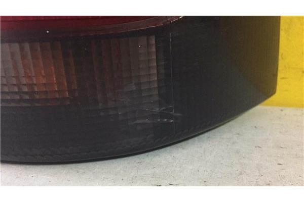 Recambio de piloto trasero derecho para renault clio i fase i / ii (b/c57) 1.8 baccara referencia OEM IAM E23050  