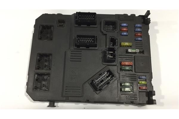 Recambio de caja fusibles/rele para citroen c3 1.4 hdi referencia OEM IAM 9653667380 118085200 