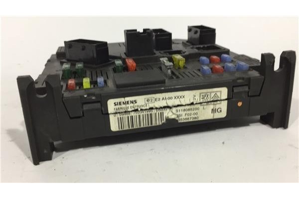 Recambio de caja fusibles/rele para citroen c3 1.4 hdi referencia OEM IAM 9653667380 118085200 