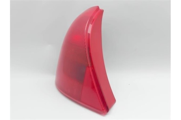 Recambio de piloto trasero izquierdo para renault clio ii (xbo) 1.4 75cv referencia OEM IAM 7700410515  7701039014 , RENAULT