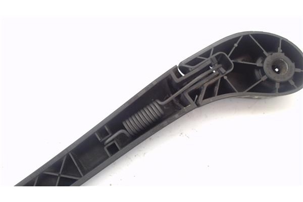 Recambio de brazo limpiaparabrisas trasero para renault clio iii 1.5 dci (br17, cr17) referencia OEM IAM 7701059392  