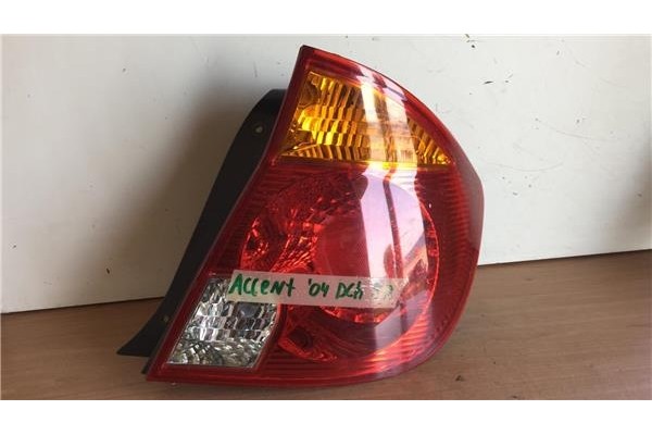 Recambio de piloto trasero derecho para hyundai accent (mc) 1.4 gl referencia OEM IAM 92402257  