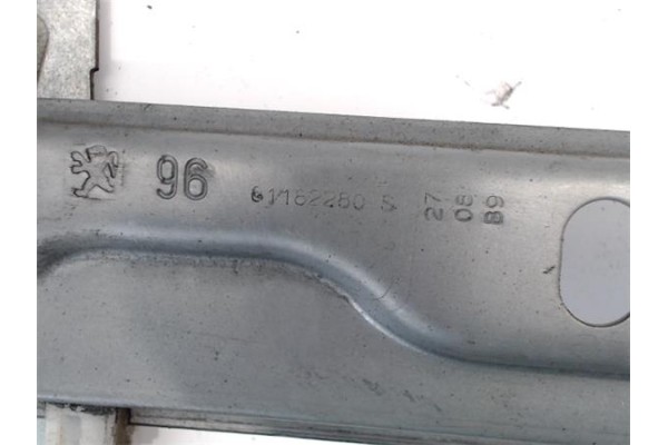 Recambio de mecanismo elevalunas delantero derecho para peugeot 207 1.4 confort referencia OEM IAM 9681182280  