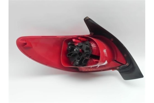 Recambio de piloto trasero derecho para peugeot 206 + 1.4 básico referencia OEM IAM 20090308 A209 