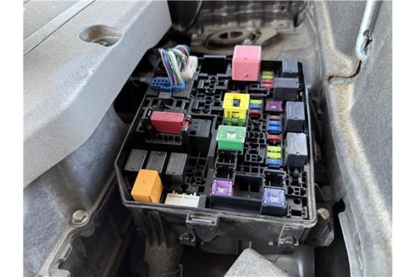 Recambio de caja fusibles/rele para mitsubishi outlander (gf0/gg0) 2.0 phev kaiteki 4wd (gg2w) referencia OEM IAM 8565A358  