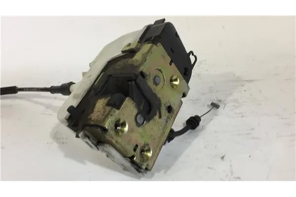 Recambio de cierre electromagnetico trasero derecho para citroen c3 1.4 hdi referencia OEM IAM 9138K3  
