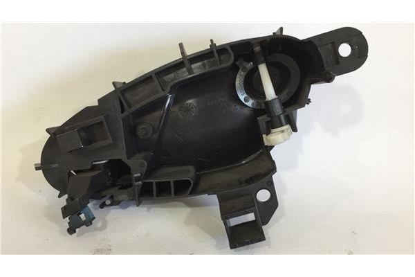 Recambio de manilla int. puerta delantero derecha para citroen xsara berlina 1.6 i referencia OEM IAM 9623200077  
