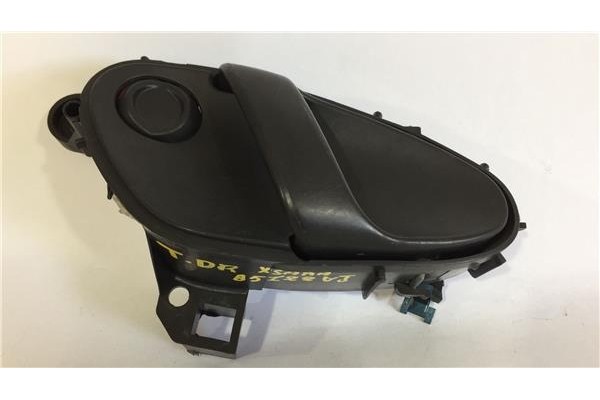 Recambio de manilla int. puerta trasero derecha para citroen xsara berlina 1.6 i referencia OEM IAM 9623000077  