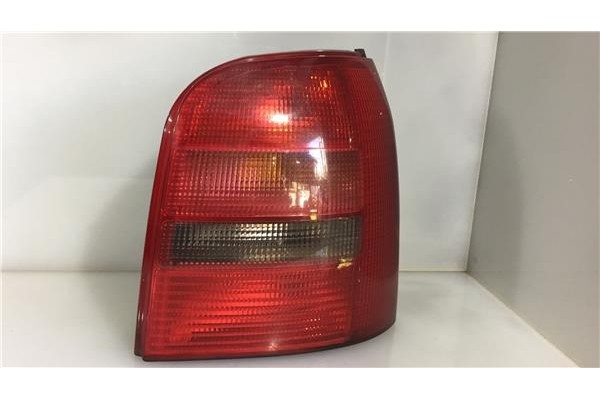 Recambio de piloto trasero derecho para audi a4 avant (b5) 1.9 tdi referencia OEM IAM 8D9945112  