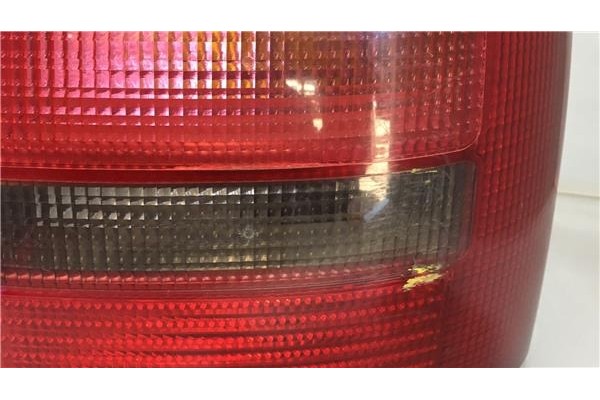 Recambio de piloto trasero derecho para audi a4 avant (b5) 1.9 tdi referencia OEM IAM 8D9945112  