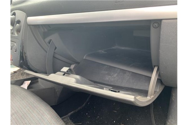 Recambio de guantera salpicadero para renault clio iii 1.5 dci (br17, cr17) referencia OEM IAM 8200407712  