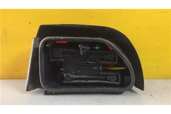 Recambio de piloto trasero derecho para renault clio i fase i / ii (b/c57) 1.9 d prima referencia OEM IAM E23050  