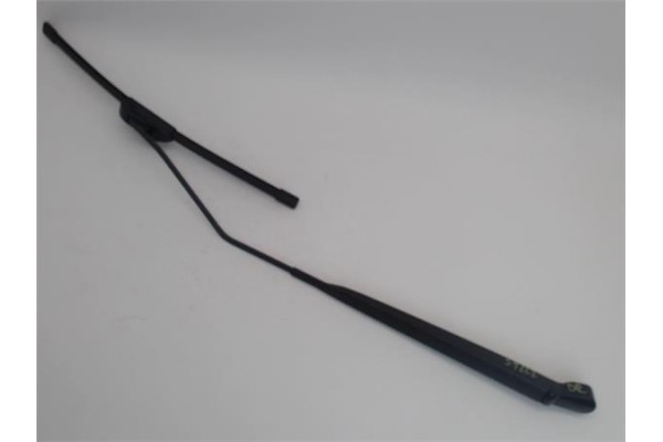 Recambio de brazo limpiaparabrisas delantero derecho para citroen c3 1.4 hdi referencia OEM IAM   