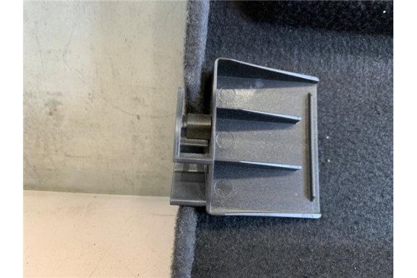 Recambio de bandeja trasero para opel astra h berlina 1.7 cdti referencia OEM IAM 2345251 13129746 