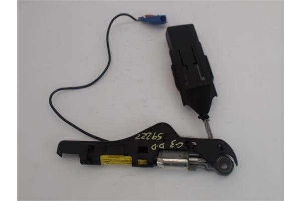 Recambio de anclaje cinturon delantero derecho para citroen c3 1.4 hdi referencia OEM IAM   