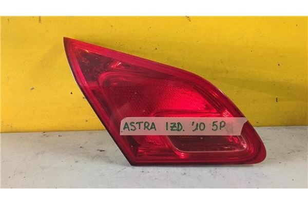 Recambio de piloto interior izquierdo para opel astra j berlina 5p 1.7 selective referencia OEM IAM 13306455  
