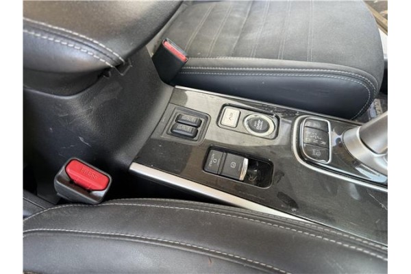 Recambio de consola para mitsubishi outlander (gf0/gg0) 2.0 phev kaiteki 4wd (gg2w) referencia OEM IAM 8015A194XB  