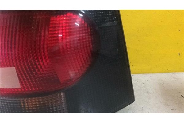 Recambio de piloto trasero derecho para renault clio i fase i / ii (b/c57) 1.8 baccara referencia OEM IAM E23050  