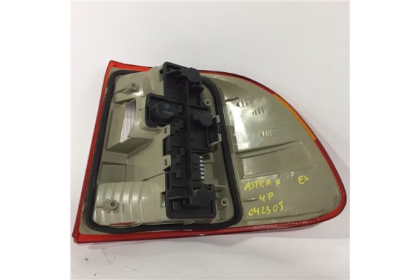 Recambio de piloto trasero izquierdo para opel astra f berlina 1.6 si referencia OEM IAM 90510617 5005 
