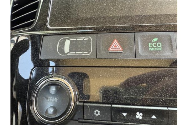 Recambio de interruptor luces emergencia para mitsubishi outlander (gf0/gg0) 2.0 phev kaiteki 4wd (gg2w) referencia OEM IAM 8002