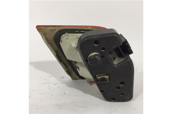 Recambio de piloto interior derecho para bmw serie 3 coupe (e46) 2.2 320 ci referencia OEM IAM 230570 257512 
