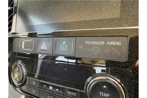 Recambio de interruptor luces emergencia para mitsubishi outlander (gf0/gg0) 2.0 phev kaiteki 4wd (gg2w) referencia OEM IAM 8002