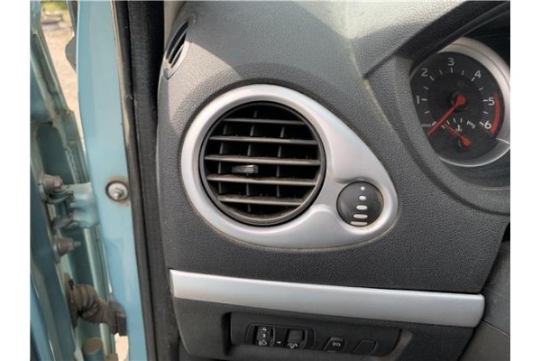Recambio de rejilla entrada de aire para renault clio iii 1.5 dci (br17, cr17) referencia OEM IAM 7701061206  