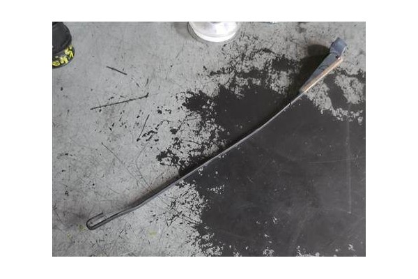Recambio de brazo limpiaparabrisas delantero para opel corsa b (1993) 1.7 d referencia OEM IAM   