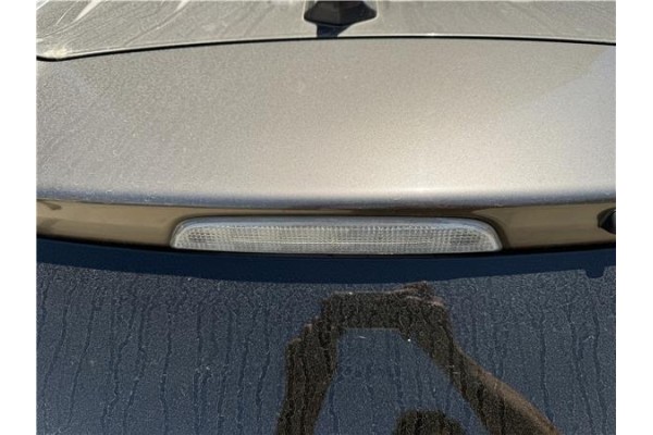 Recambio de luz central de freno para mitsubishi outlander (gf0/gg0) 2.0 phev kaiteki 4wd (gg2w) referencia OEM IAM 8334A113  
