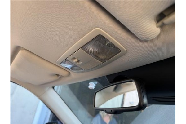 Recambio de luz delantero central techo para mitsubishi outlander (gf0/gg0) 2.0 phev kaiteki 4wd (gg2w) referencia OEM IAM 8401A