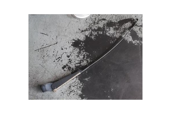 Recambio de brazo limpiaparabrisas delantero para opel corsa b (1993) 1.7 d referencia OEM IAM   