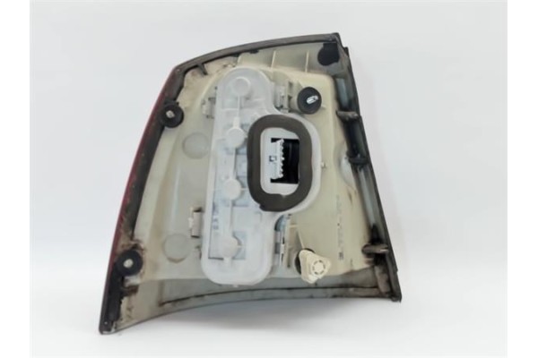 Recambio de piloto trasero derecho para opel astra g berlina 1.6 referencia OEM IAM 90521544  