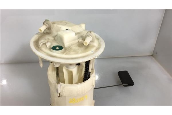 Recambio de bomba combustible para renault megane ii (bm0/1_, cm0/1_) 1.9 dci (bm0g, cm0g) referencia OEM IAM 8200288808  