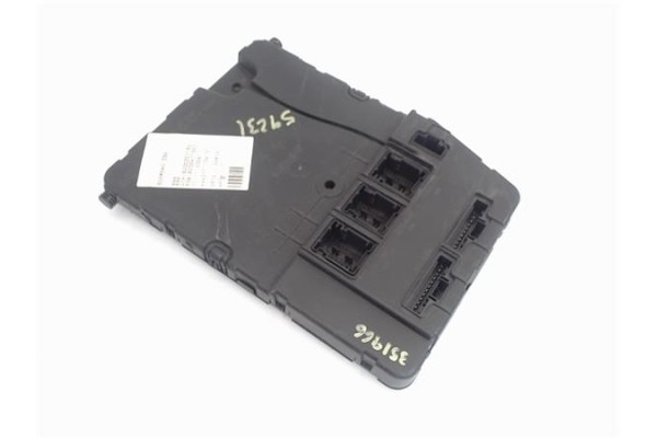 Recambio de caja fusibles/rele para renault megane ii ranchera familiar (km0/1_) 1.9 dci referencia OEM IAM   