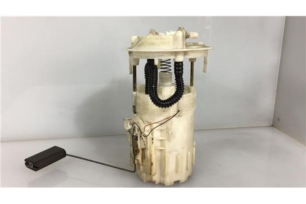 Recambio de bomba combustible para renault megane ii (bm0/1_, cm0/1_) 1.9 dci (bm0g, cm0g) referencia OEM IAM 8200288808  