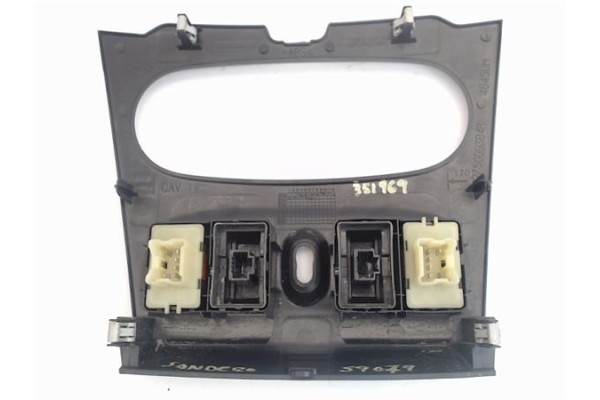 Recambio de embellecedor consola central para dacia sandero i 1.2 16v referencia OEM IAM   