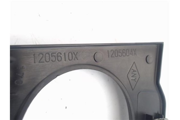 Recambio de embellecedor consola central para dacia sandero i 1.2 16v referencia OEM IAM   