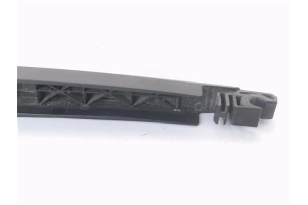 Recambio de brazo limpiaparabrisas trasero para toyota corolla verso (r1) 2.2 d-4d referencia OEM IAM 852410F010  