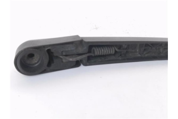 Recambio de brazo limpiaparabrisas trasero para toyota corolla verso (r1) 2.2 d-4d referencia OEM IAM 852410F010  
