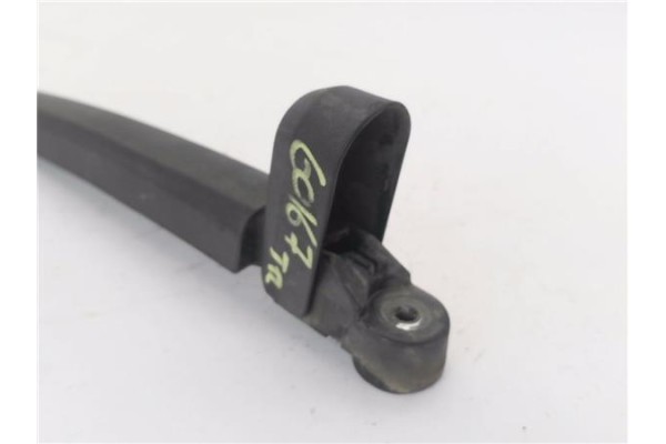 Recambio de brazo limpiaparabrisas trasero para toyota corolla verso (r1) 2.2 d-4d referencia OEM IAM 852410F010  