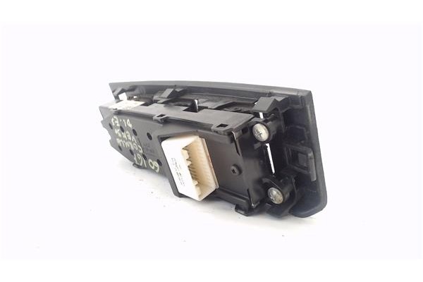 Recambio de mando elevalunas delantero izquierdo para toyota corolla verso (r1) 2.2 d-4d referencia OEM IAM 848200F030  