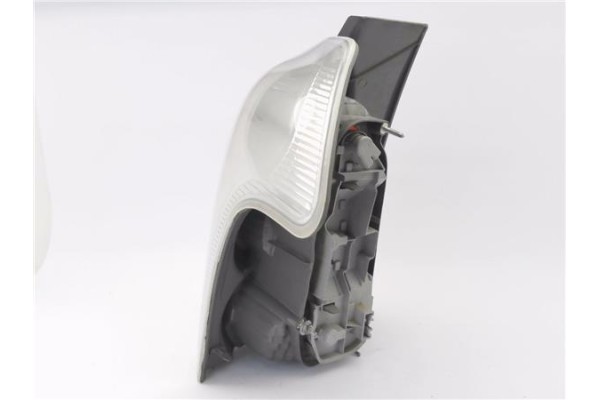 Recambio de piloto trasero derecho para toyota corolla verso (r1) 2.2 d-4d referencia OEM IAM 815510F060  