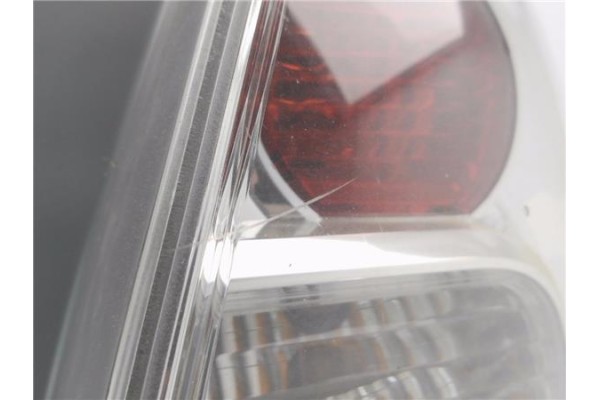 Recambio de piloto trasero derecho para toyota corolla verso (r1) 2.2 d-4d referencia OEM IAM 815510F060  