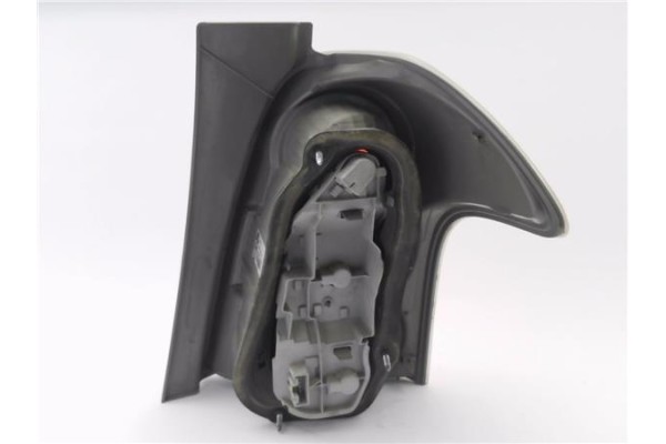 Recambio de piloto trasero izquierdo para toyota corolla verso (r1) 2.2 d-4d referencia OEM IAM 815610F060  