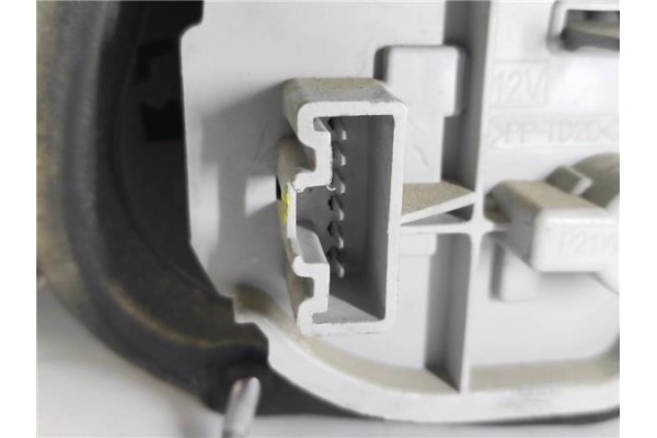 Recambio de piloto trasero izquierdo para toyota corolla verso (r1) 2.2 d-4d referencia OEM IAM 815610F060  