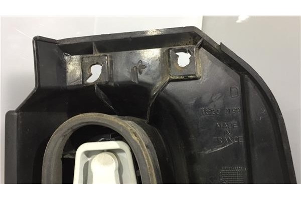 Recambio de piloto trasero derecho para renault espace (j63) 2.9 v6 rxe referencia OEM IAM 2199 602510189 
