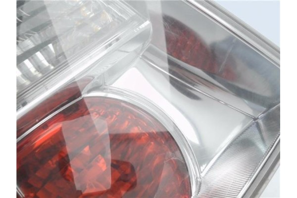 Recambio de piloto trasero izquierdo para toyota corolla verso (r1) 2.2 d-4d referencia OEM IAM 815610F060  