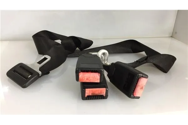 Recambio de juego enganches cinturon para opel corsa c 1.2 referencia OEM IAM 9231879  