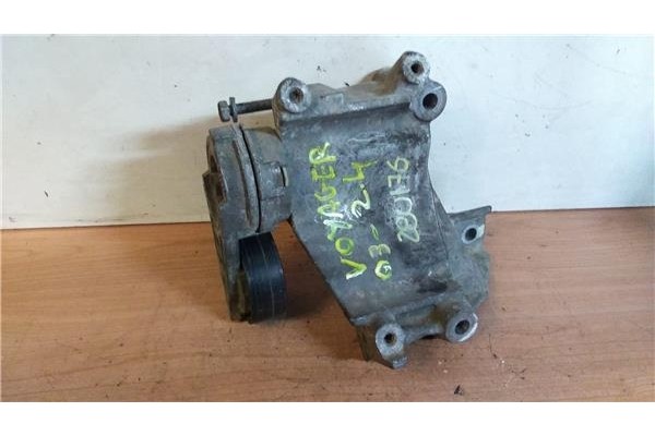 Recambio de soporte alternador para chrysler voyager (rg) 2.4 se referencia OEM IAM 04861549AA  