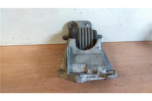 Recambio de soporte motor para ford fiesta berlina (dx) 1.8 ambiente referencia OEM IAM XS617M125AC  
